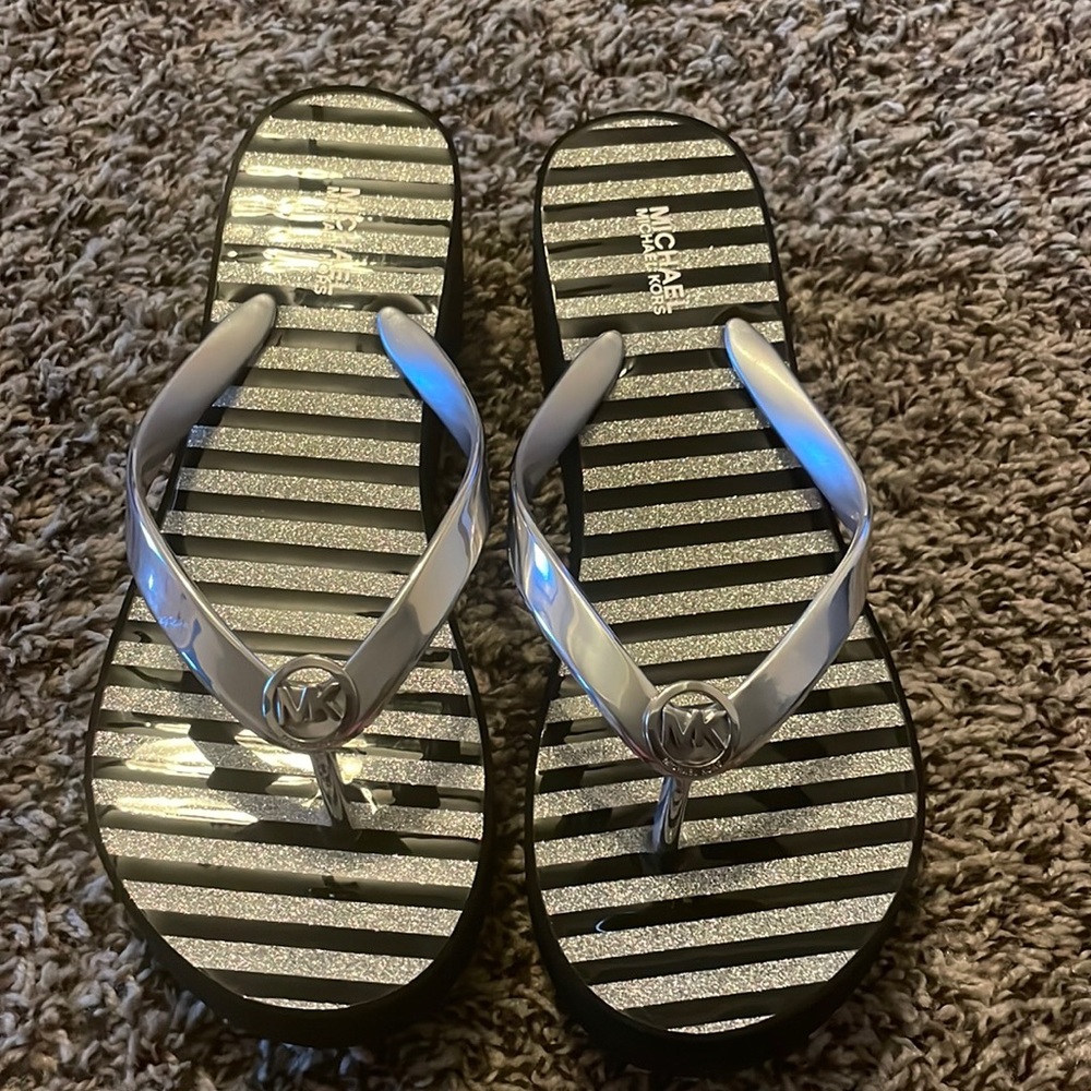 Michael kors 2” sandals